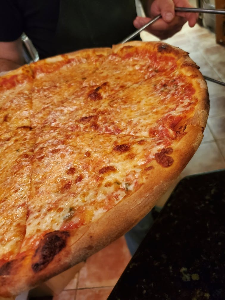 GF Cauliflower Classic Cheese Pizza