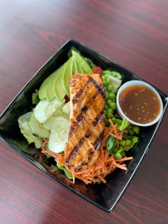 Grilled Salmon Salad