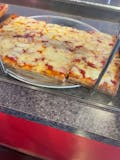 Momma’s Verde’s Sicilian Pizza Slice