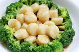 Steamed Scallop w. Broccoli