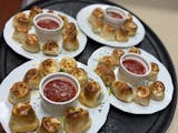 Garlic Knots with Cheese
