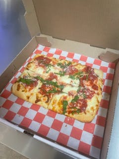 Darling’s Margherita Pizza