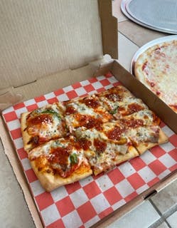 Sausage Cacciatore Flat Bread Pizza