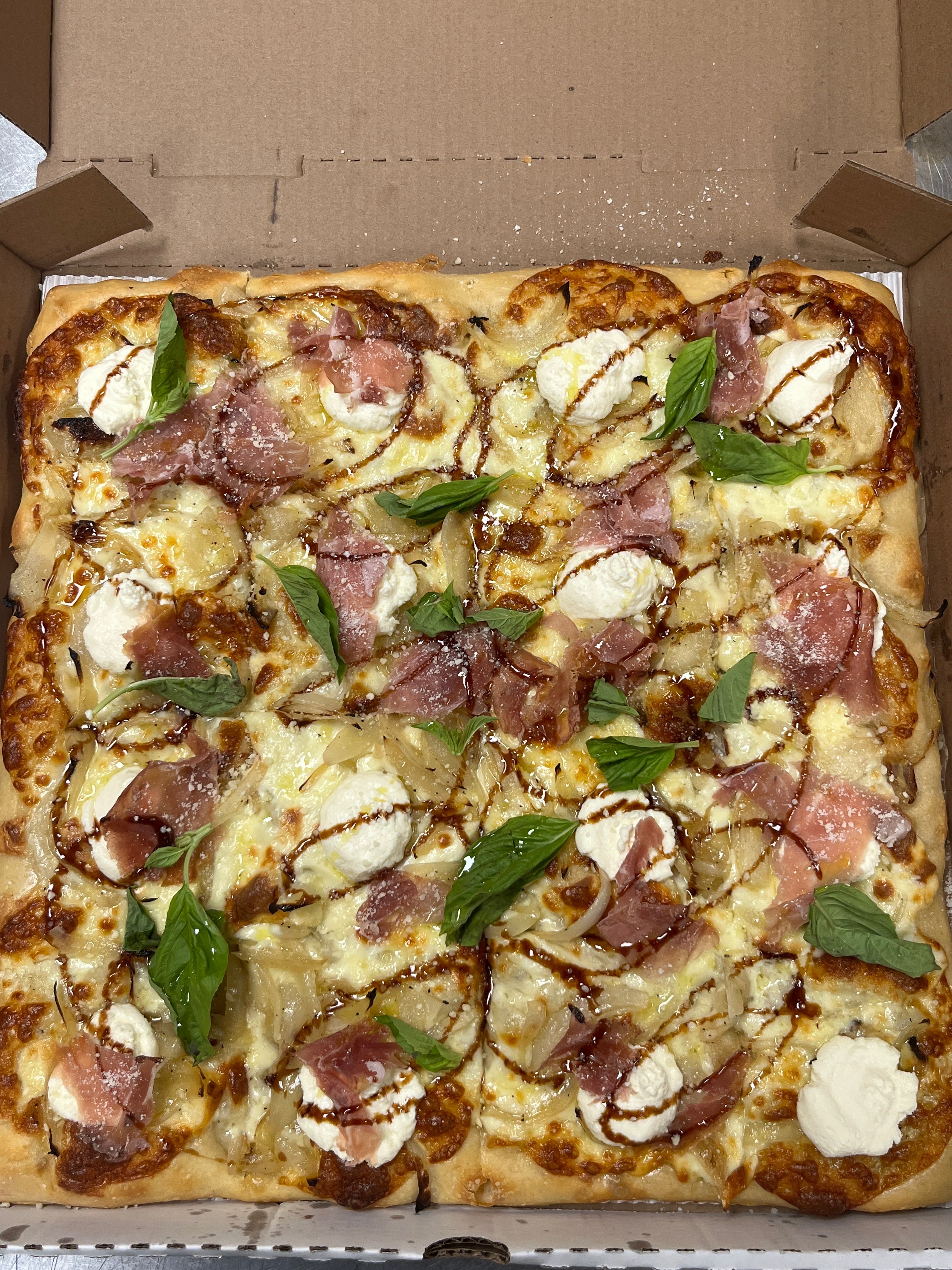 The Lusso Pizza