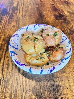 Smashed garlic potatoes