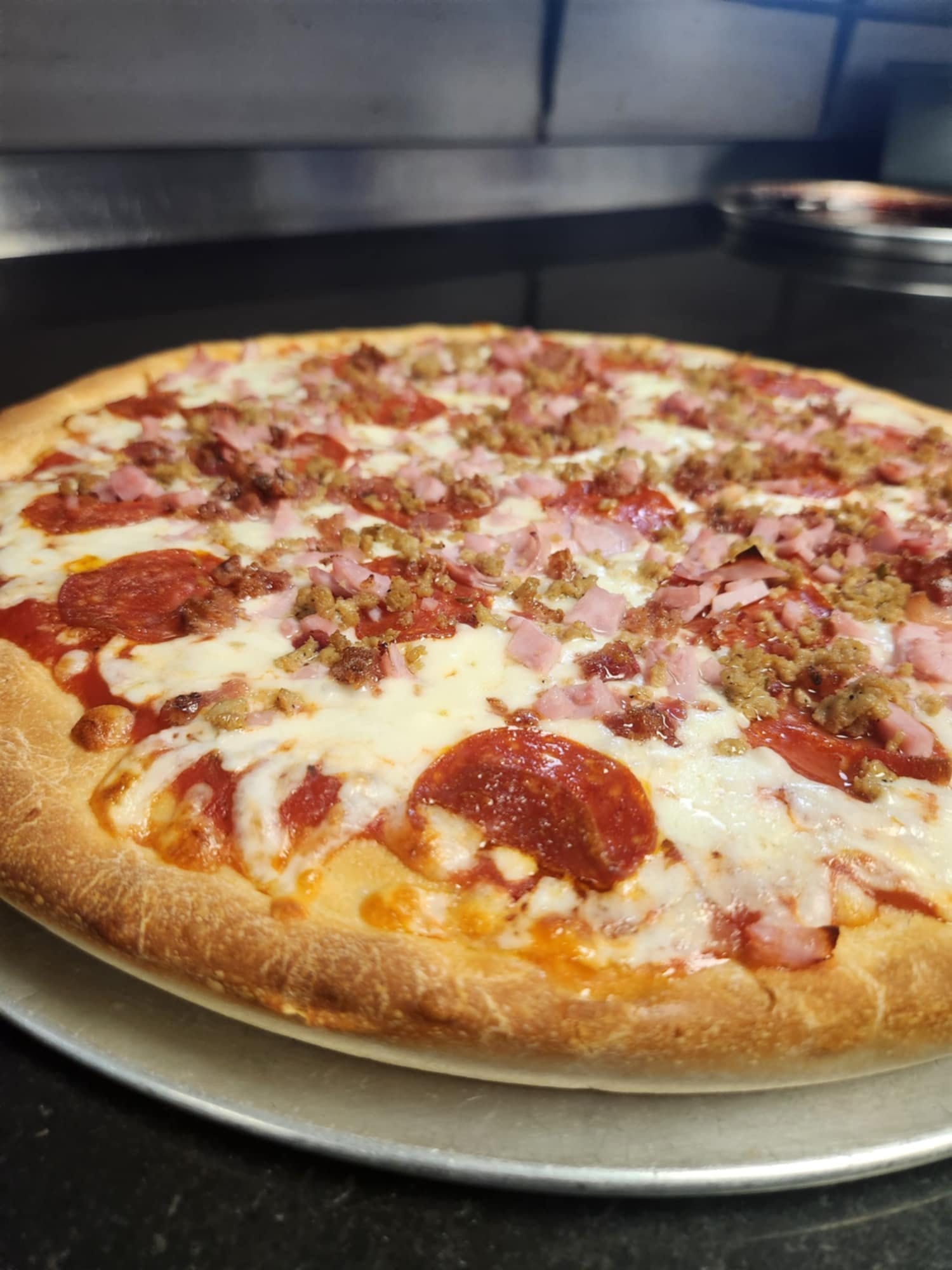 Meatlovers Pan Pizza 16"