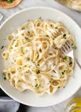 Fettuccine Alfredo - Pasta