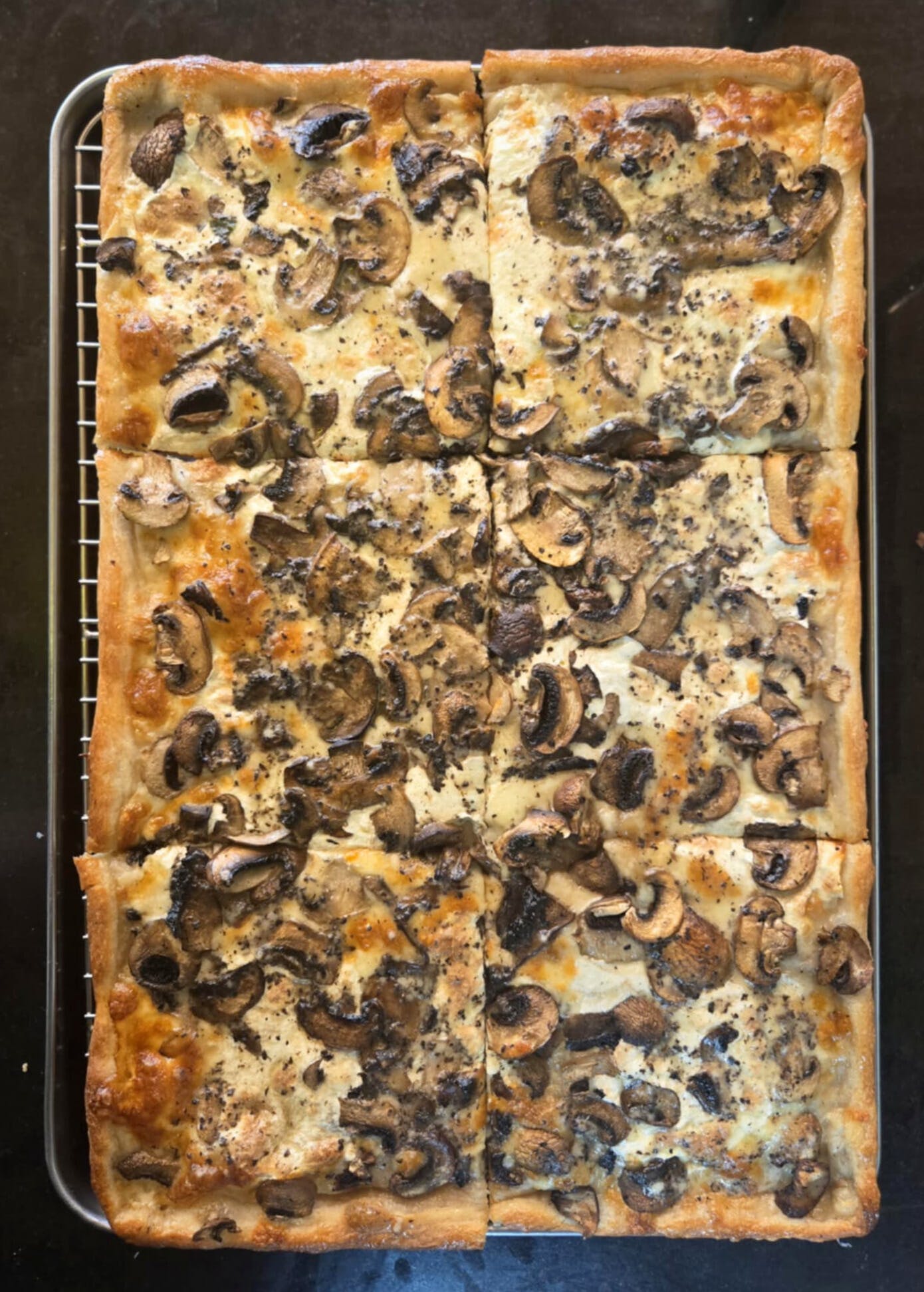 (L) Truffle Mushroom Pizza