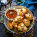 4 Pieces Garlic Knots