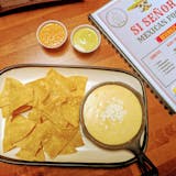 Queso Dip & chips