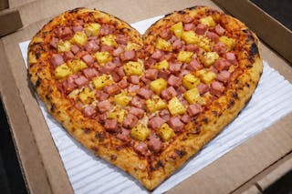 Heart Pizza (Hawaiian)