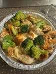 Fettuccine Chicken Alfredo with Broccoli