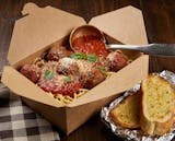 #9 - Spaghetti & meatball or sausage + Garlic Bread