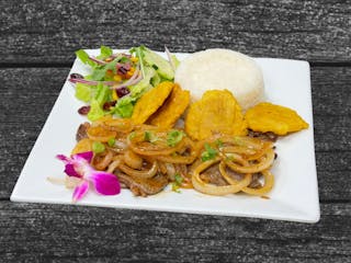 Bistek encebollado