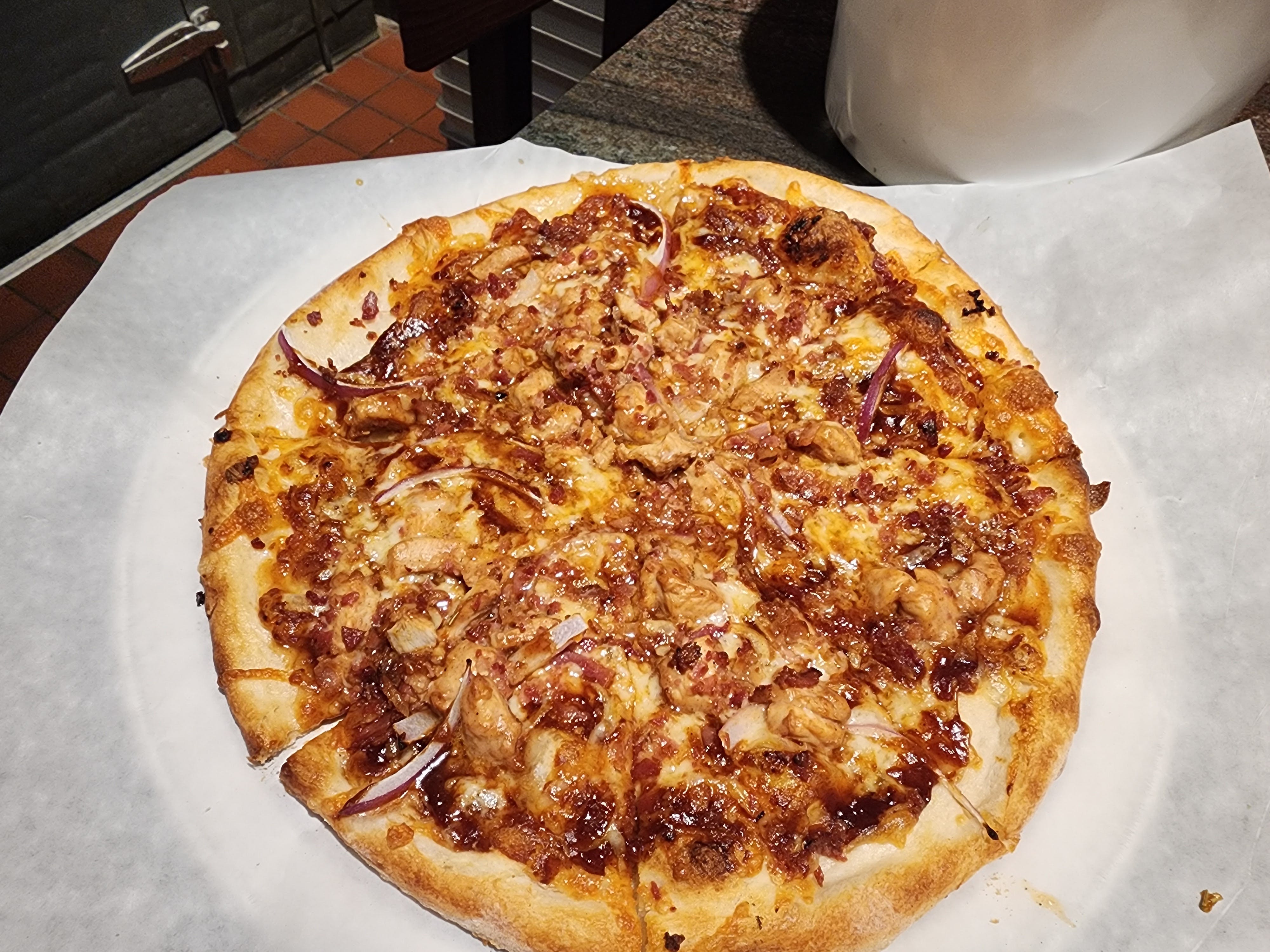 Ed's BBQ Chicken Pizza