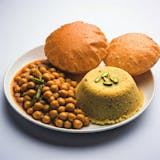 Cholay Halwa with 3 Puri Sunday Special