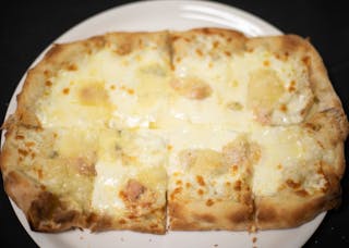 Quattro Formaggi Pizza