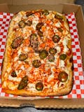 Spicy Chicken Sicilian Pizza