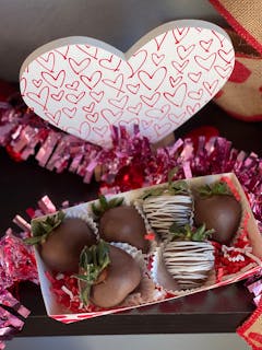 12 Chocolate Covered Strawberries