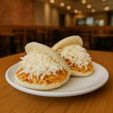 Pollo Mechado Arepas
