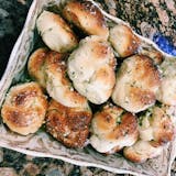 Garlic Knot (Side of Sauce Separate)