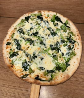 Vegetable White Pizza