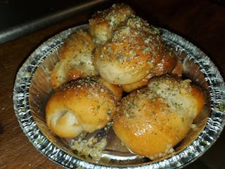 Garlic Knots with Sauce