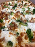 White Chicken & Broccoli Pizza
