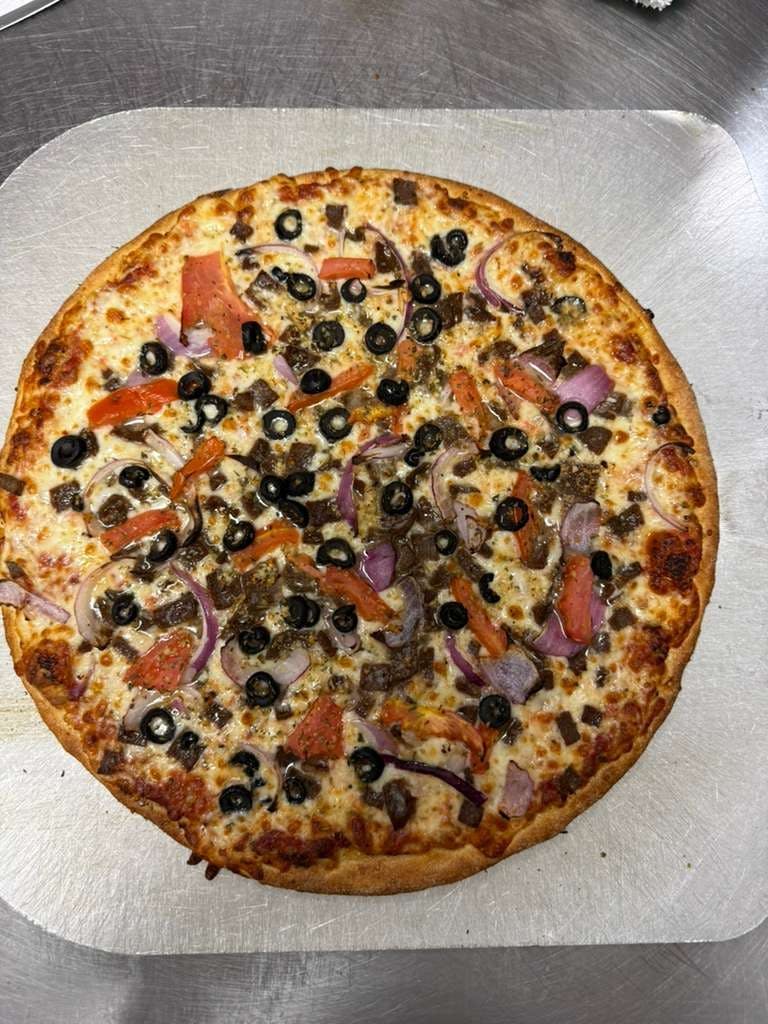 Luna Gyro Pizza