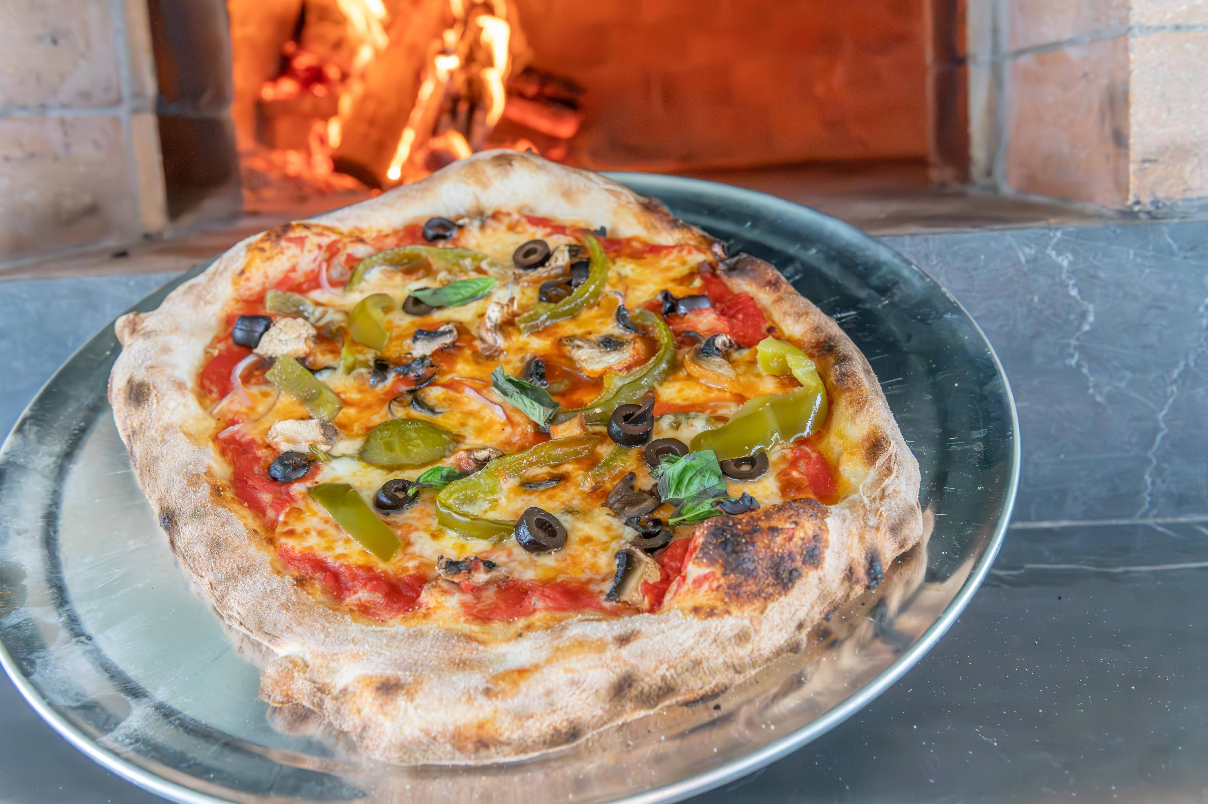 Simonetta's Brick Oven Pizza Bus - Jacksonville, FL - 2200 Cassat