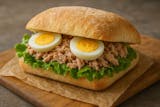 Ciabatta tonno, uovo e insalata