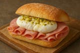 Ciabatta mortadella burrata e pistacchio
