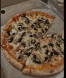Moshrooms Pizza