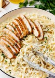 FETTUCINI ALFREDO W/GRILLED CHICKEN