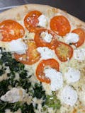 White  Fresh Tomato Pizza