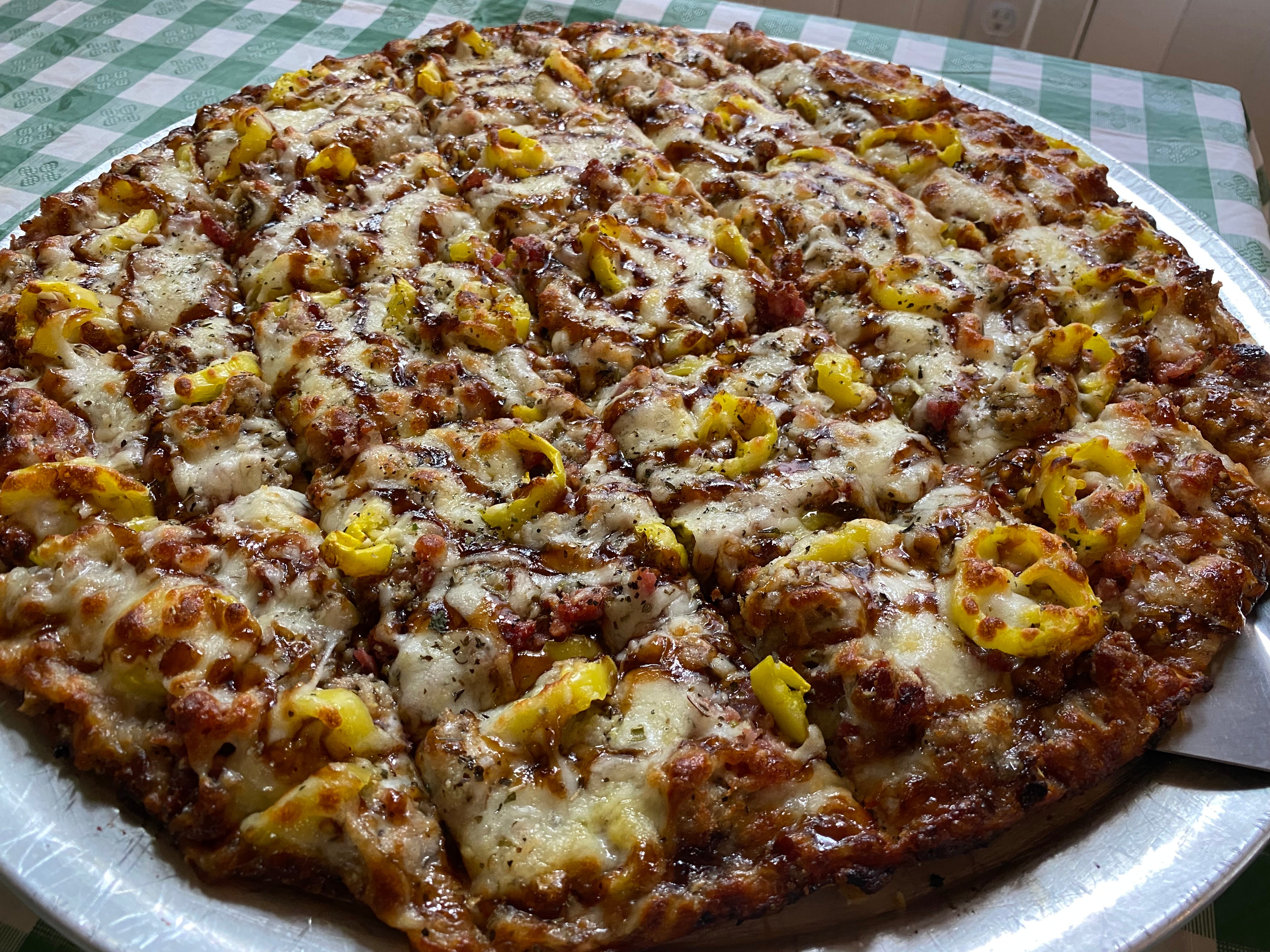 Bugsy's Banging BBQ Pizza