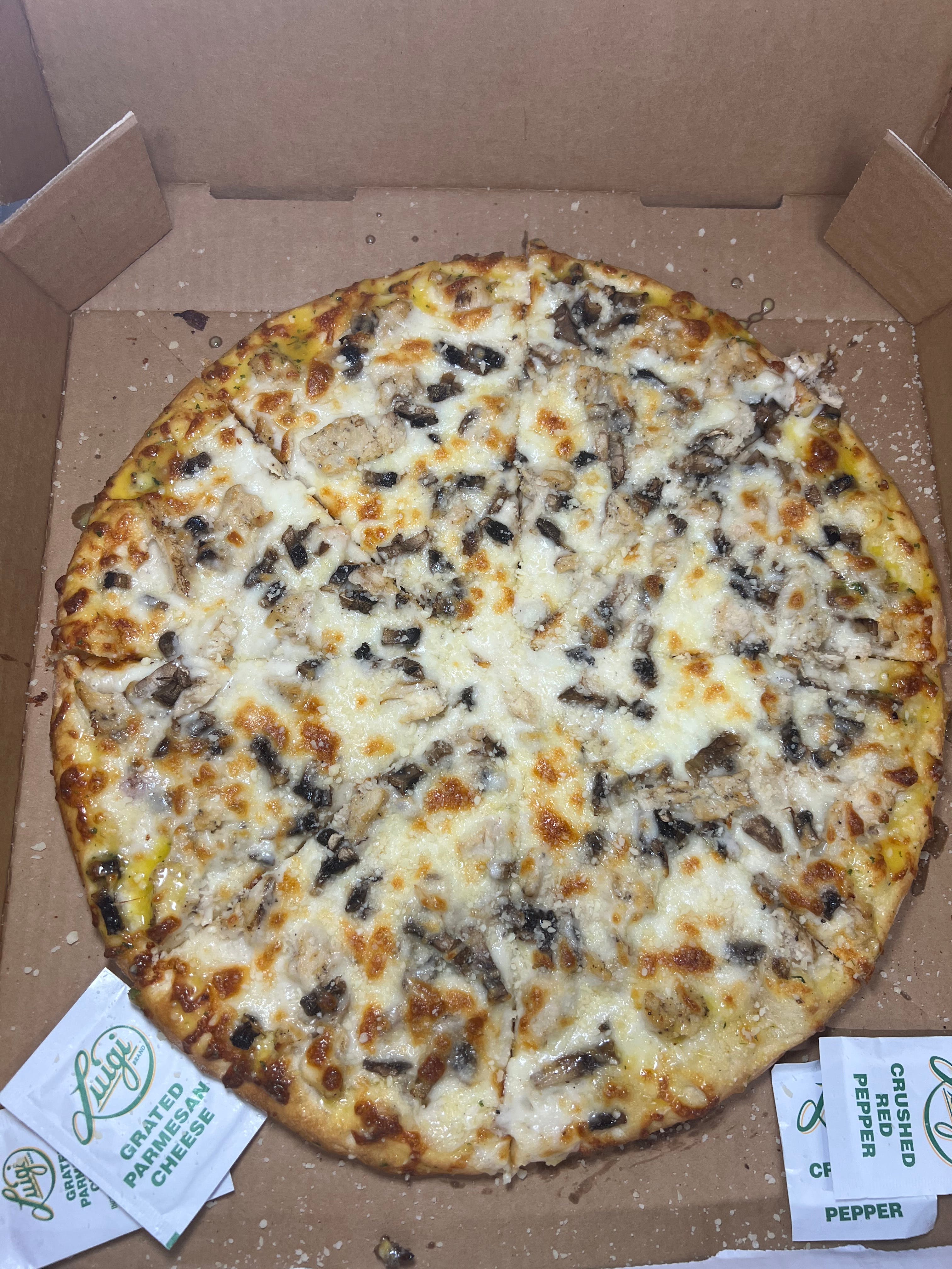 Chicken Alfredo Pizza
