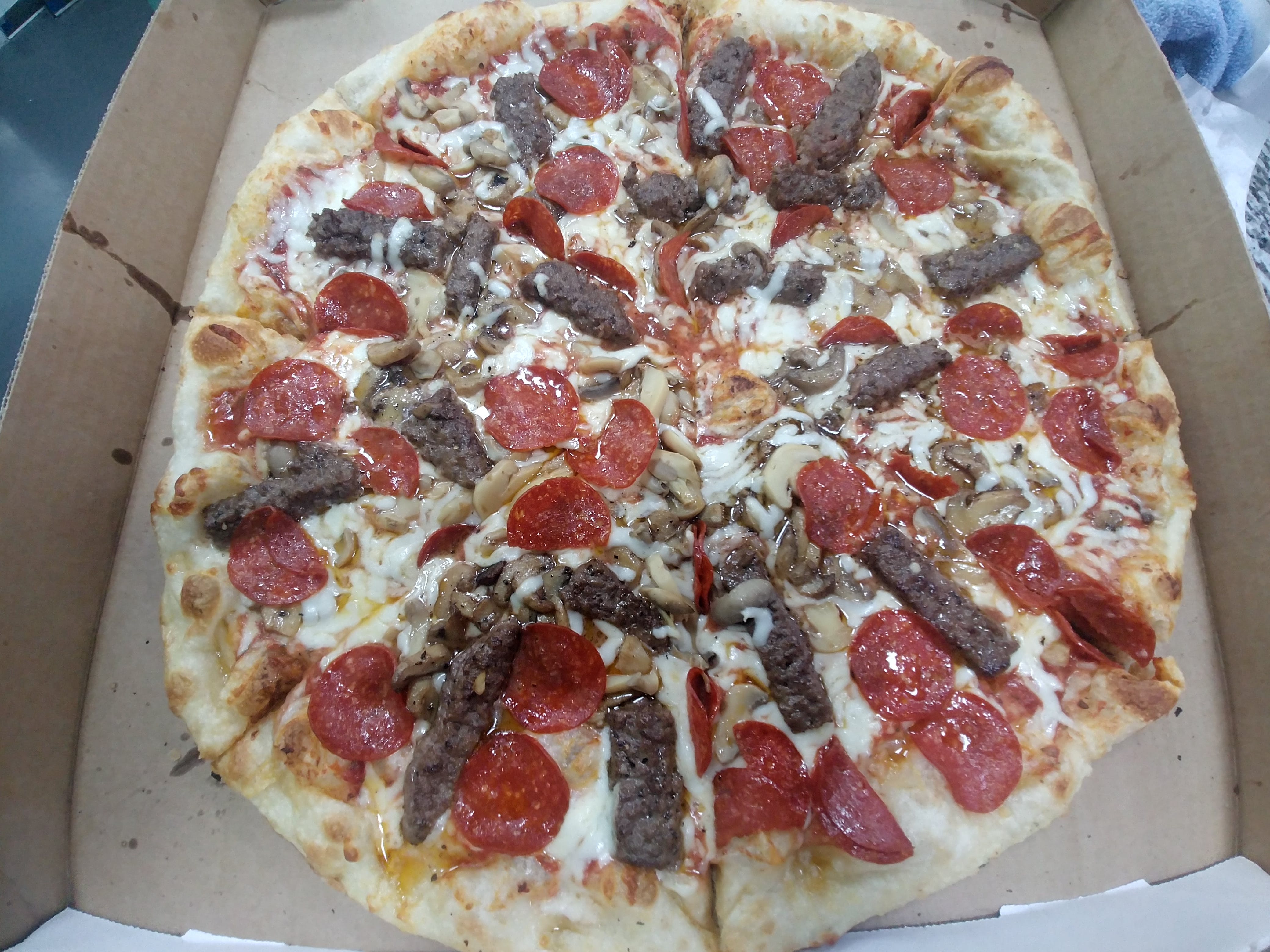 Deluxe Pizza