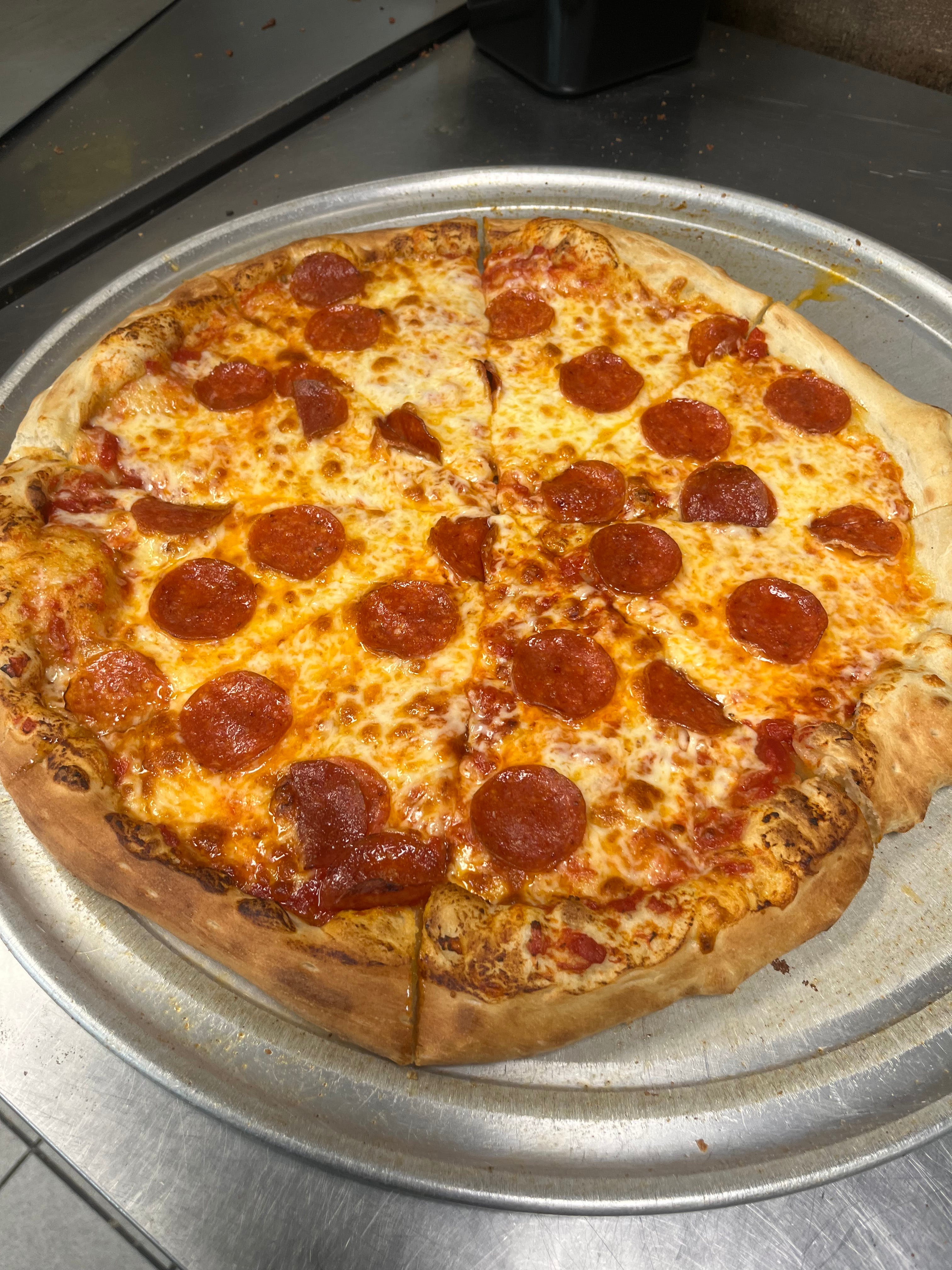 One Topping 16" Pizza (8 cut)
