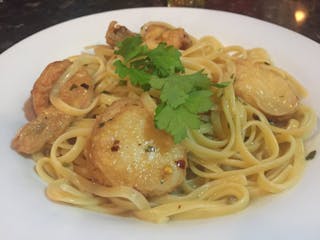 4. Fettuccini Alfredo with Shrimp