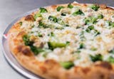 18" Fresh Garlic Broccoli White Pie