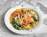 Pasta with Spinach, Tomato, Garlic & Oil