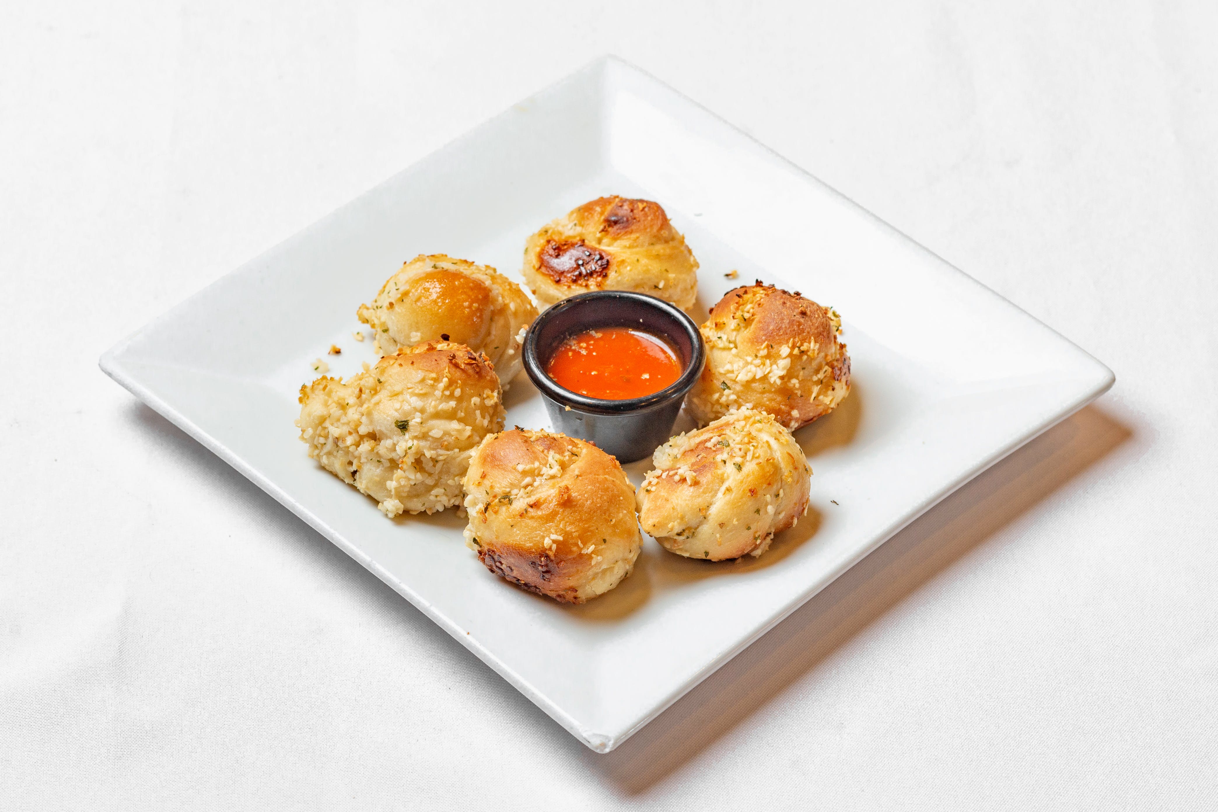 Garlic Knots with Sauce