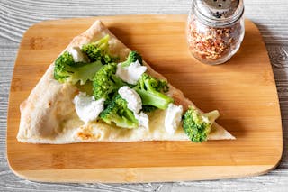 White Pizza with Broccoli