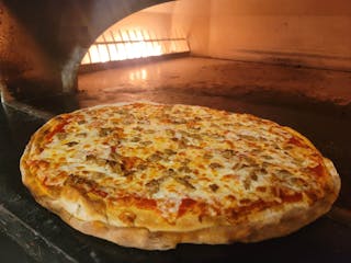 Round Neapolitan Cheese Pizza