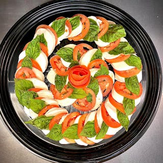 Fresh Mozzarella, Tomato & Basil