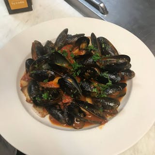Mussels with Red Sauce