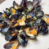 Linguini Mussels Bianco