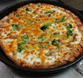 Broccoli Chicken Pizza