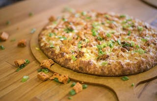 Garlic Chicken Combination Pizza